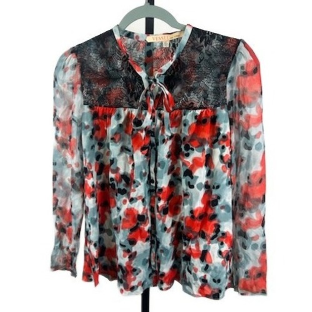 Vessel Timo Anthropologie Women's Size XS 100%‎ Silk Red Floral Lace Blouse Top